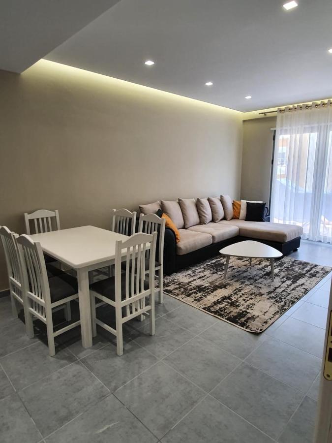 Deluxe Apartment Vlorë Exteriör bild