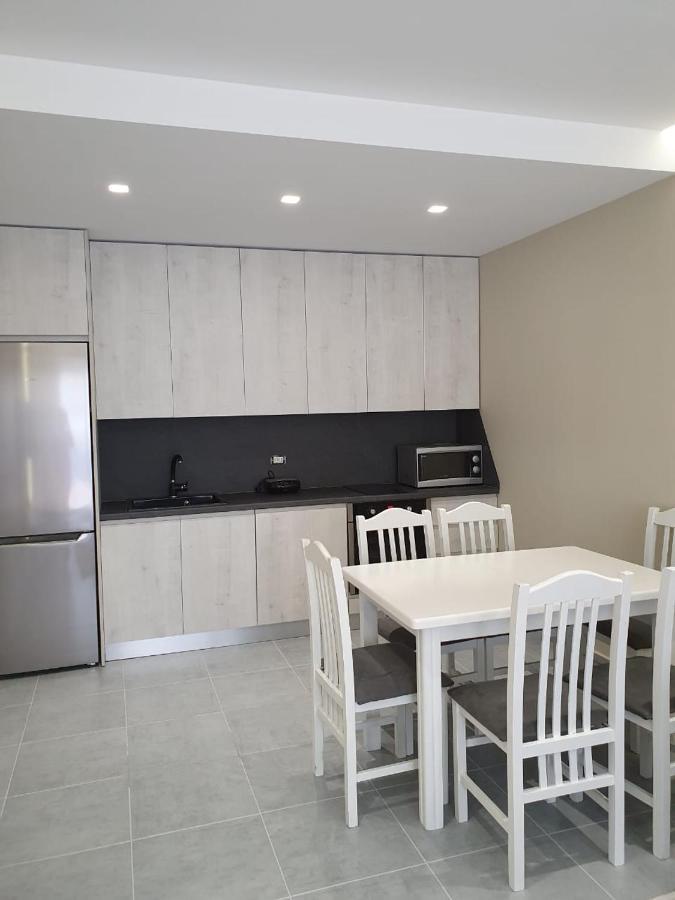 Deluxe Apartment Vlorë Exteriör bild