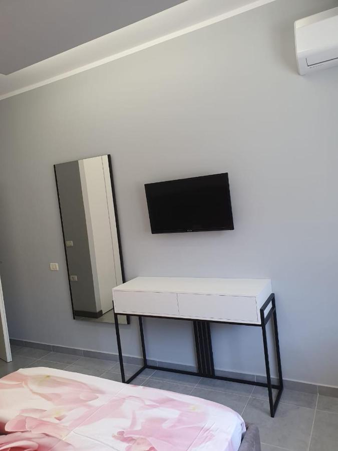 Deluxe Apartment Vlorë Exteriör bild